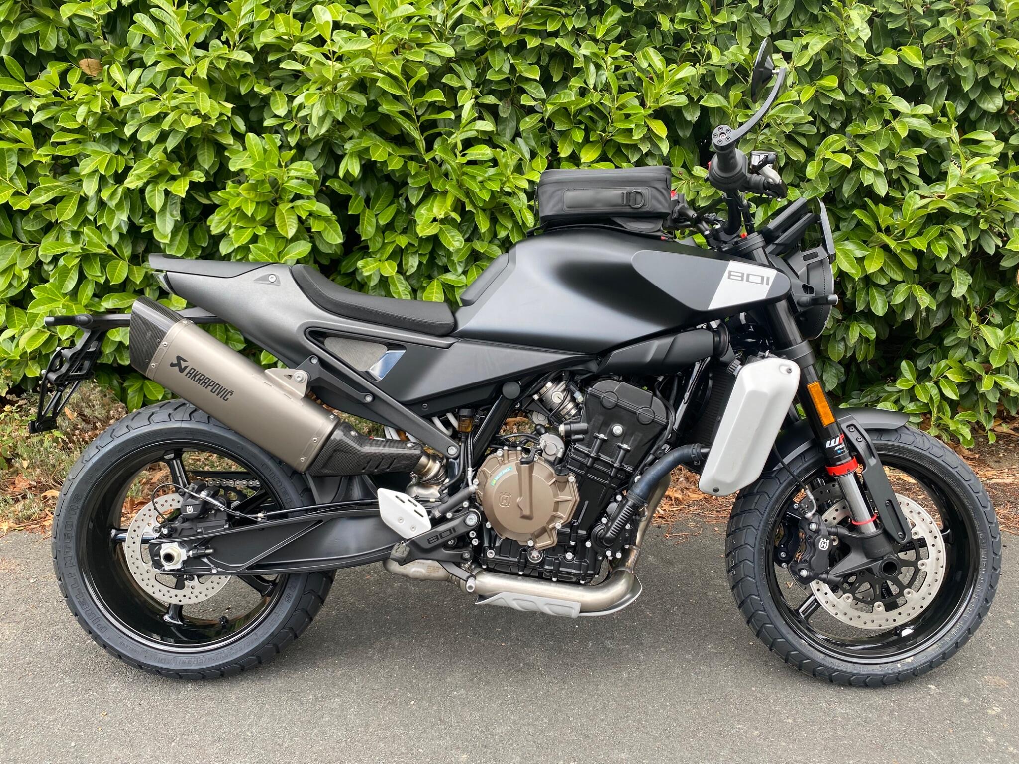Husqvarna Svartpilen 801